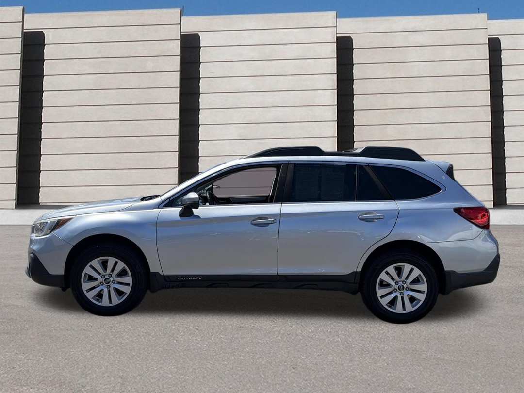 2019 Subaru Outback Premium - Image 2