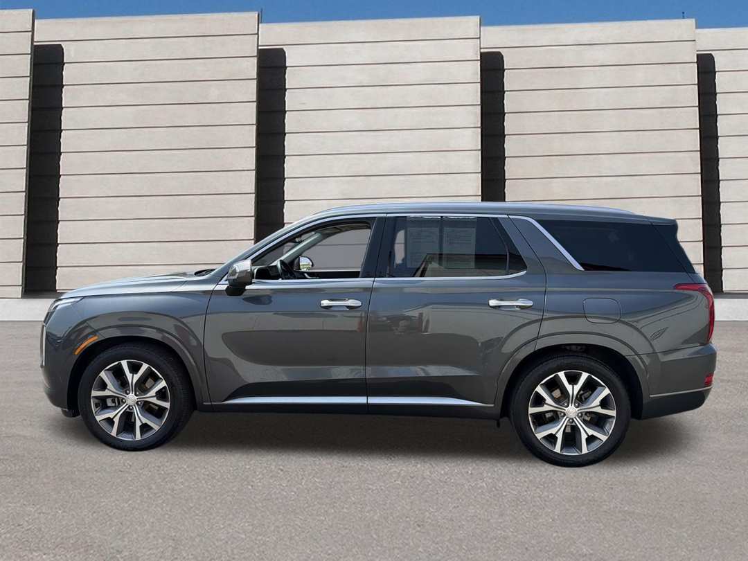 2022 Hyundai Palisade Limited - Image 2