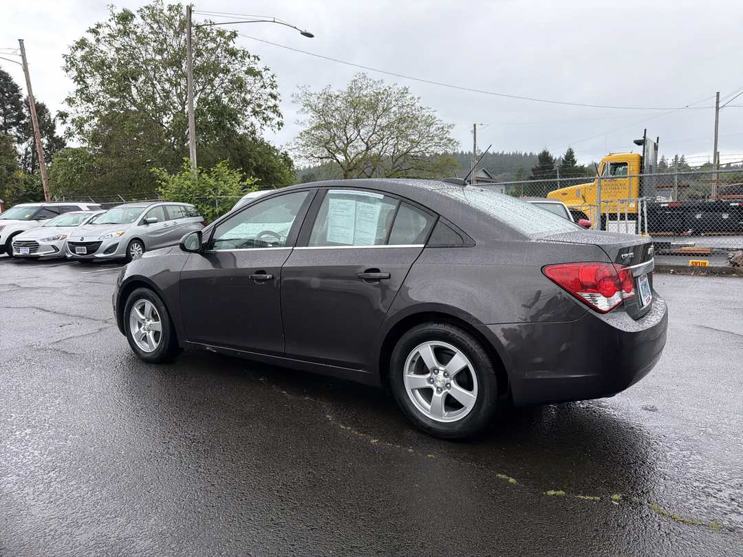 2015 Chevrolet Cruze LT - Image 3