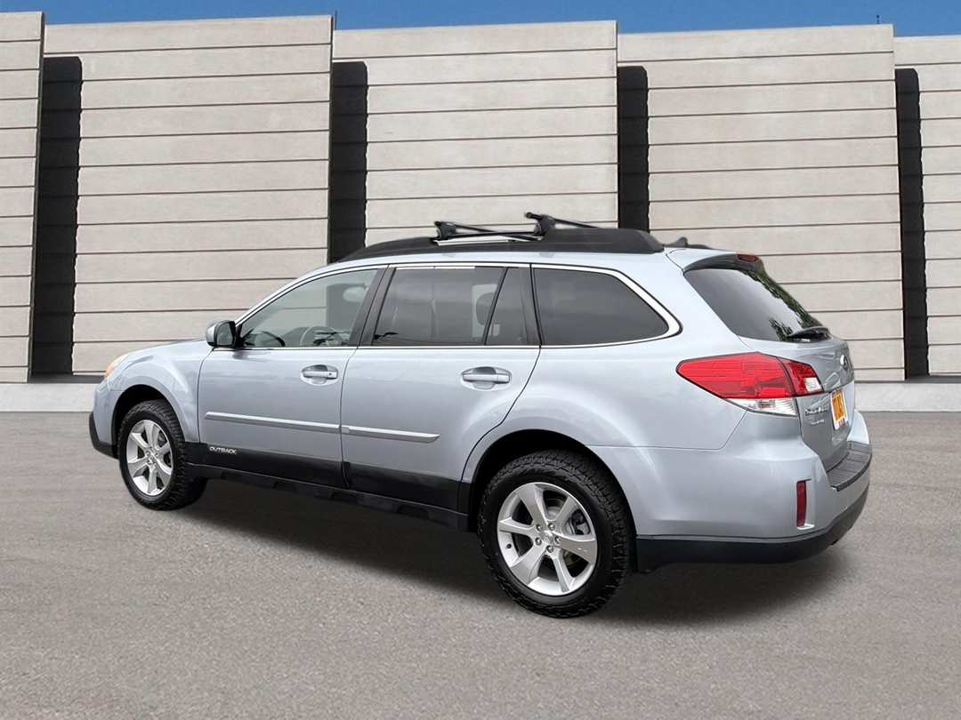 2013 Subaru Outback 2.5i Limited - Image 3