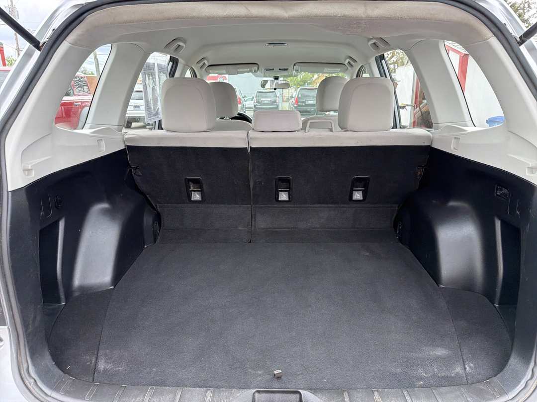 2015 Subaru Forester 2.5i - Image 3