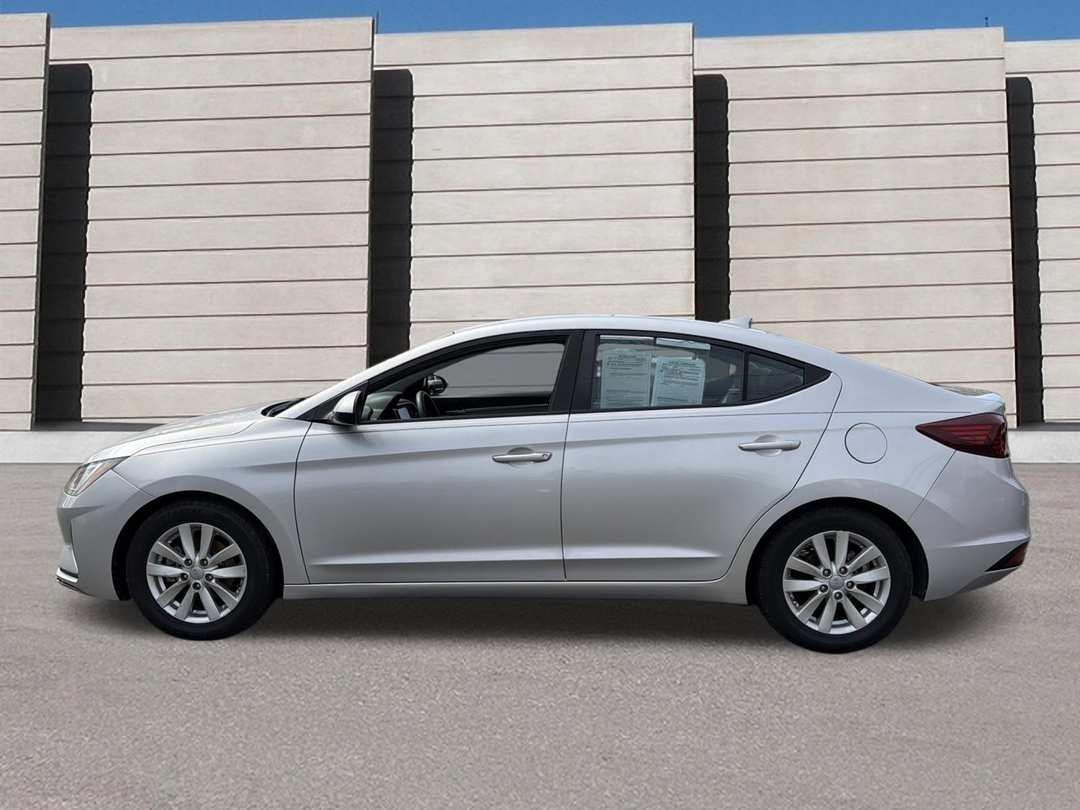 2019 Hyundai Elantra SEL - Image 2