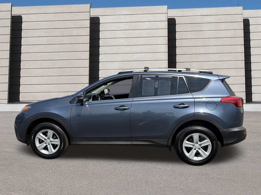 2014 Toyota Rav4 XLE - Image 2