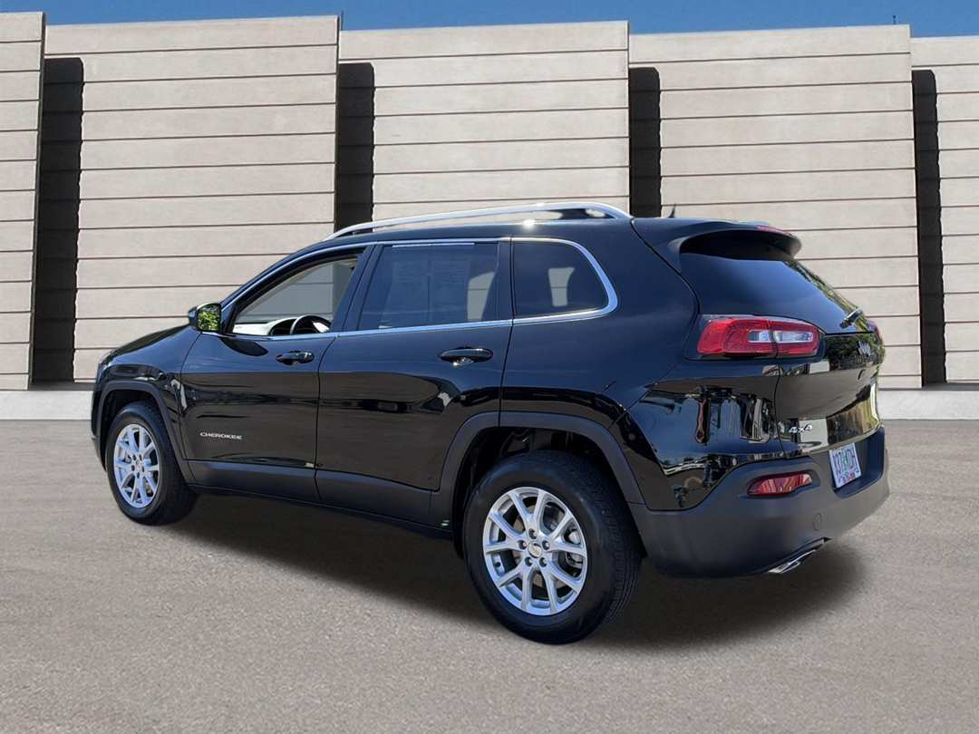 2017 Jeep Cherokee Latitude - Image 3