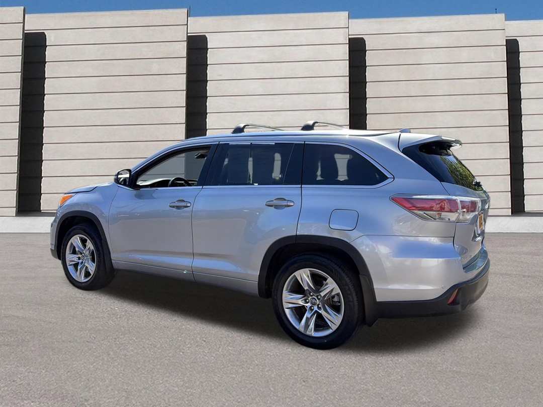 2016 Toyota Highlander - Image 3