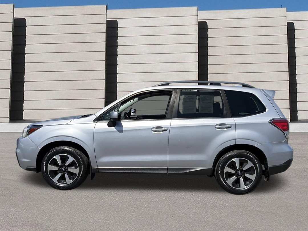 2017 Subaru Forester Premium - Image 2