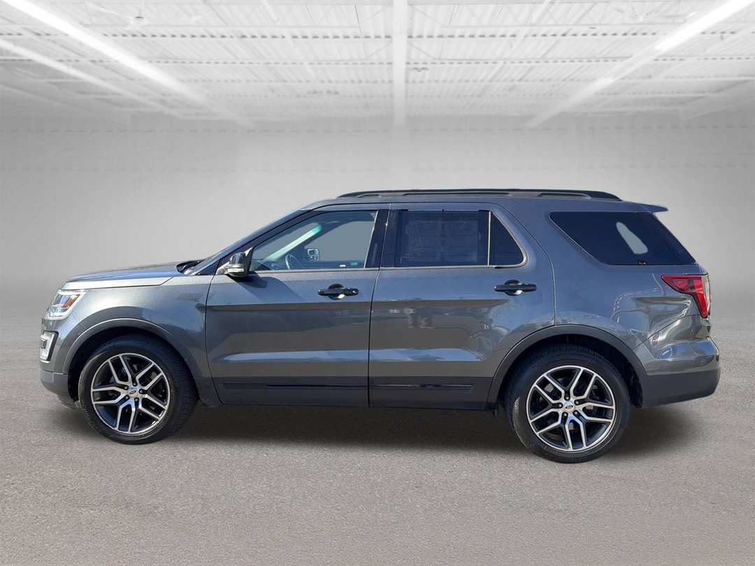 2017 Ford Explorer Sport - Image 2