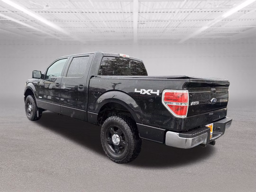 2014 Ford F-150 XLT 5 1/2 FT - Image 3