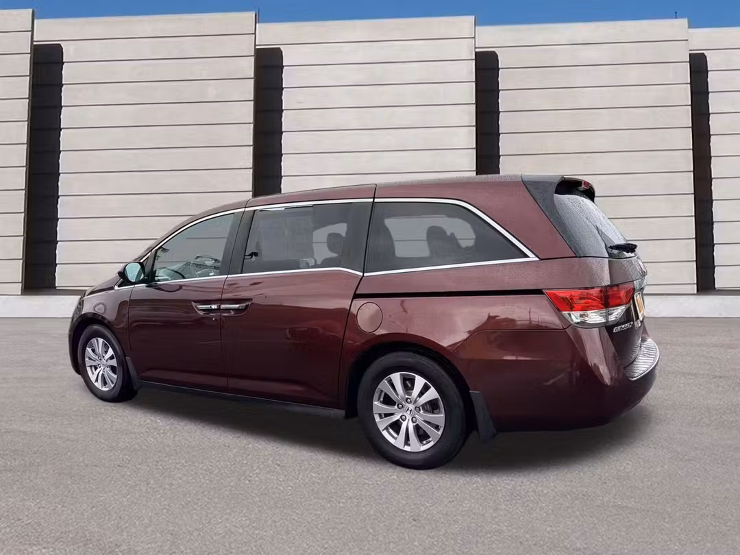 2016 Honda Odyssey EXL - Image 3