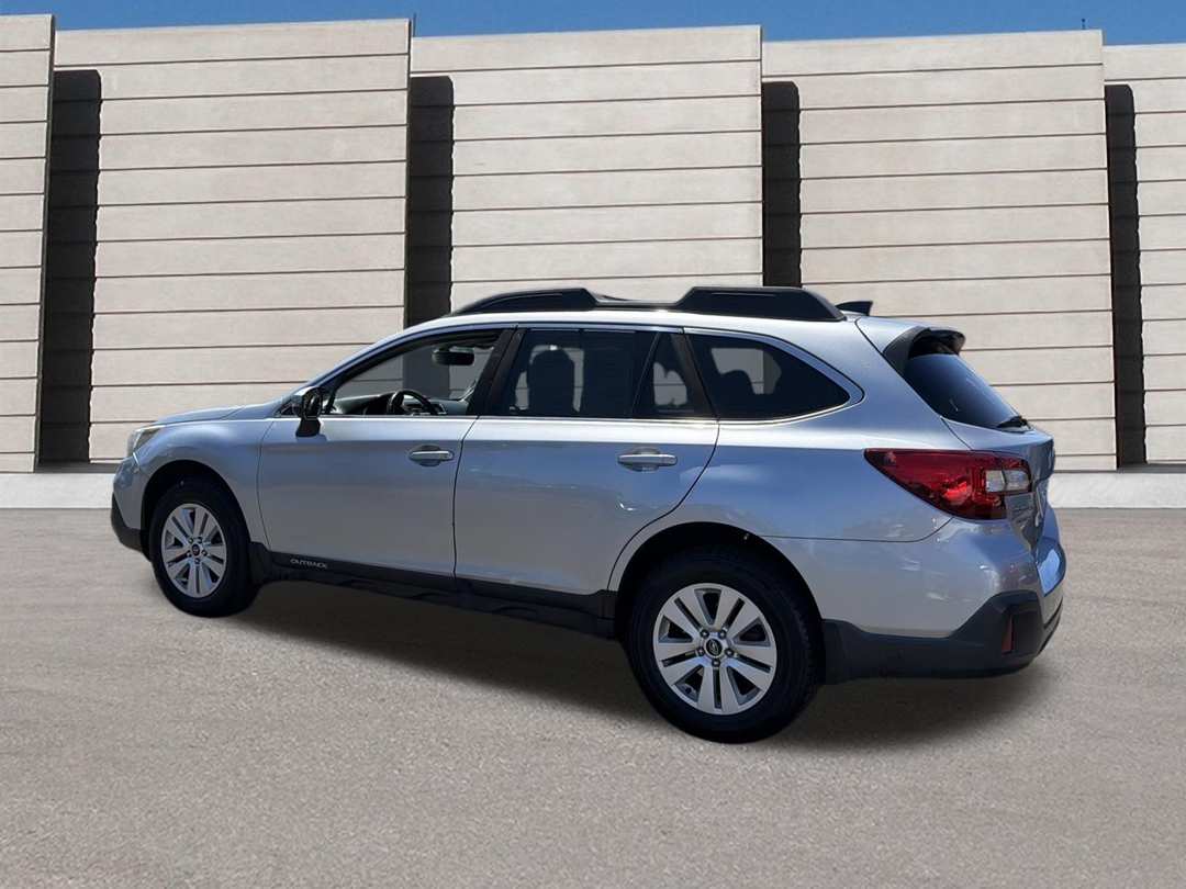 2019 Subaru Outback Premium - Image 3