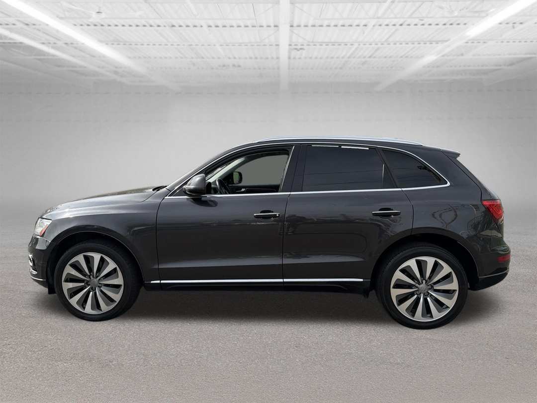 2016 Audi Q5 Prestige Hybrid - Image 2