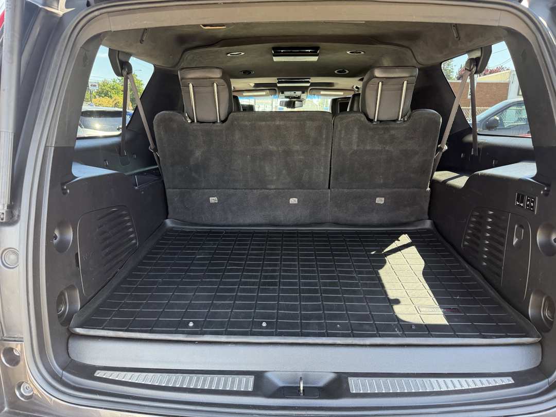 2016 Cadillac Escalade Esv Platinum - Image 3