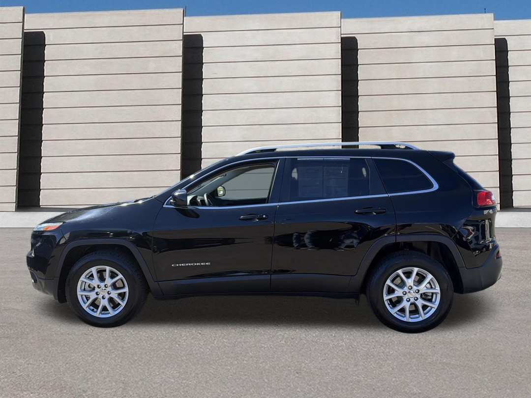 2017 Jeep Cherokee Latitude - Image 2