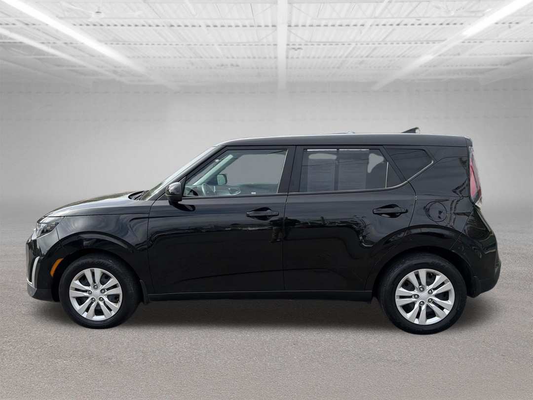 2023 Kia Soul LX - Image 2