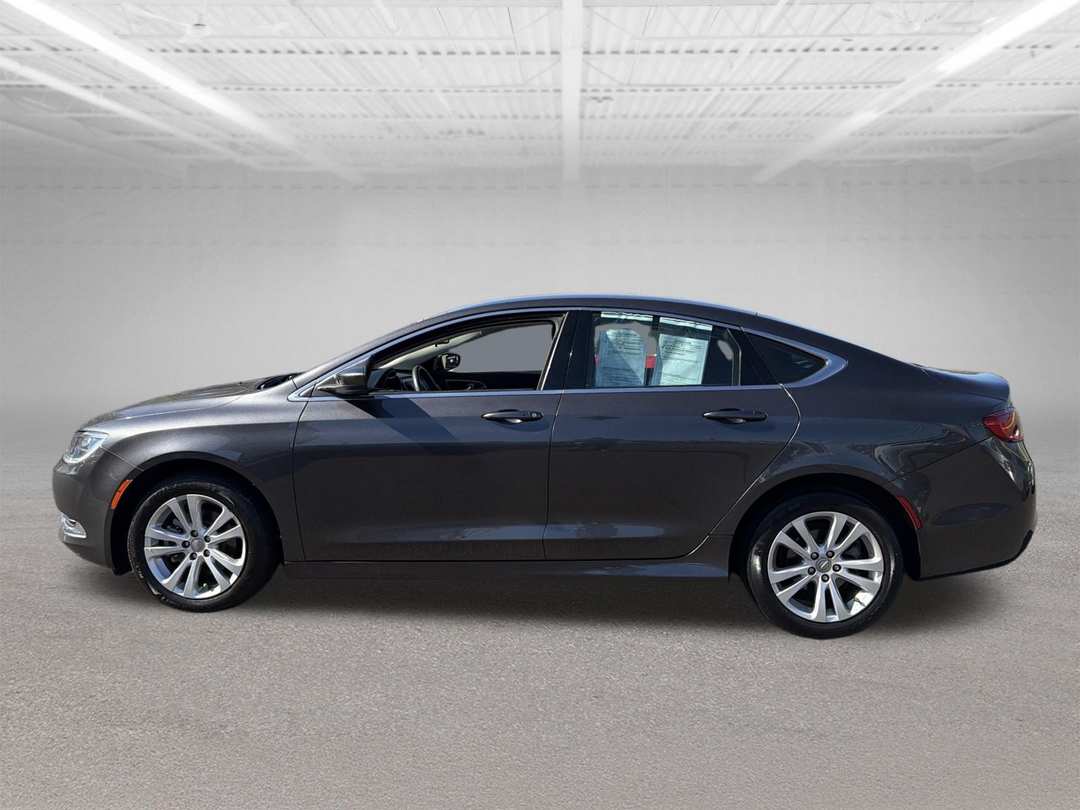 2016 Chrysler 200 Limited - Image 2