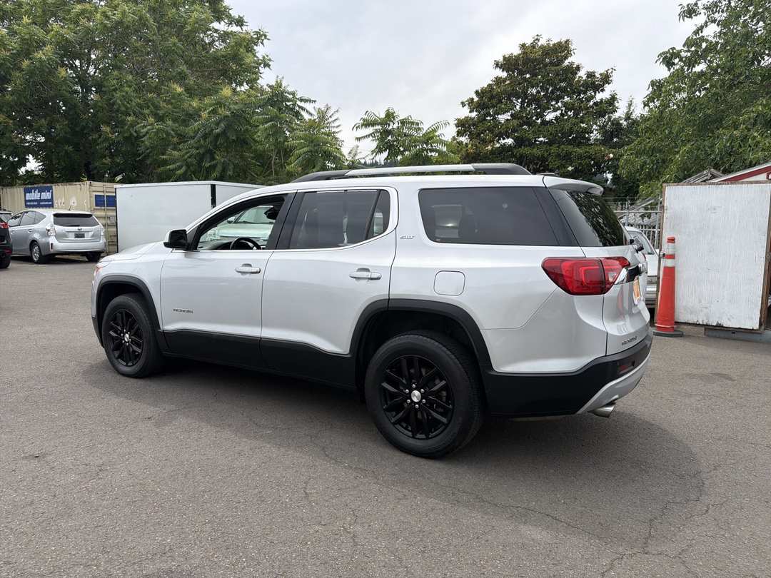 2019 GMC Acadia SLT - Image 3