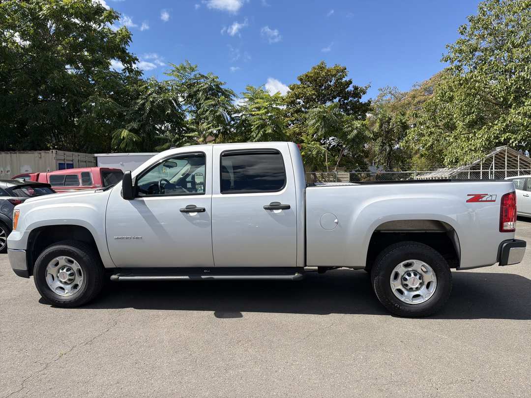 2010 GMC Sierra 2500Hd SLE - Image 2