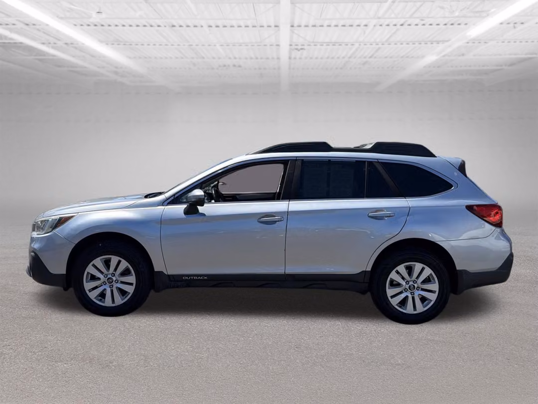 2019 Subaru Outback Premium - Image 2