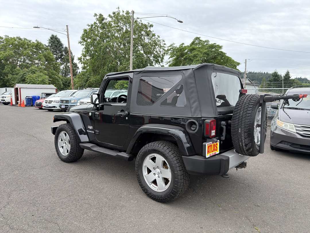 2011 Jeep Wrangler Sahara - Image 3