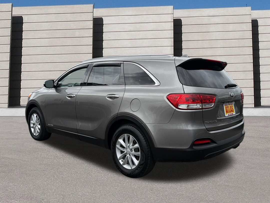 2017 Kia Sorento LX V6 - Image 3