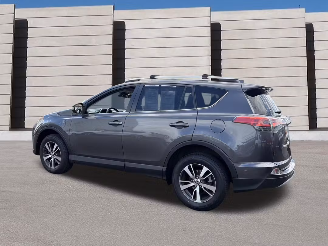 2016 Toyota Rav4 Awd Xle XLE - Image 3