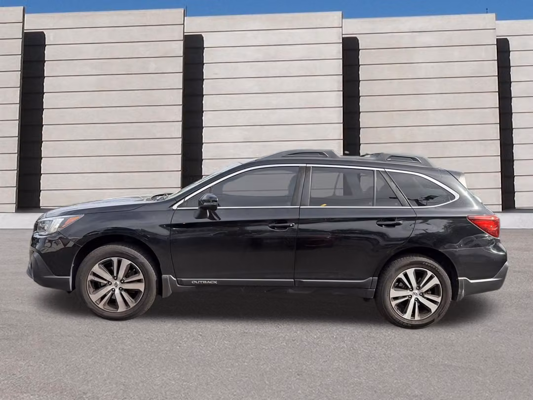 2018 Subaru Outback - Image 2