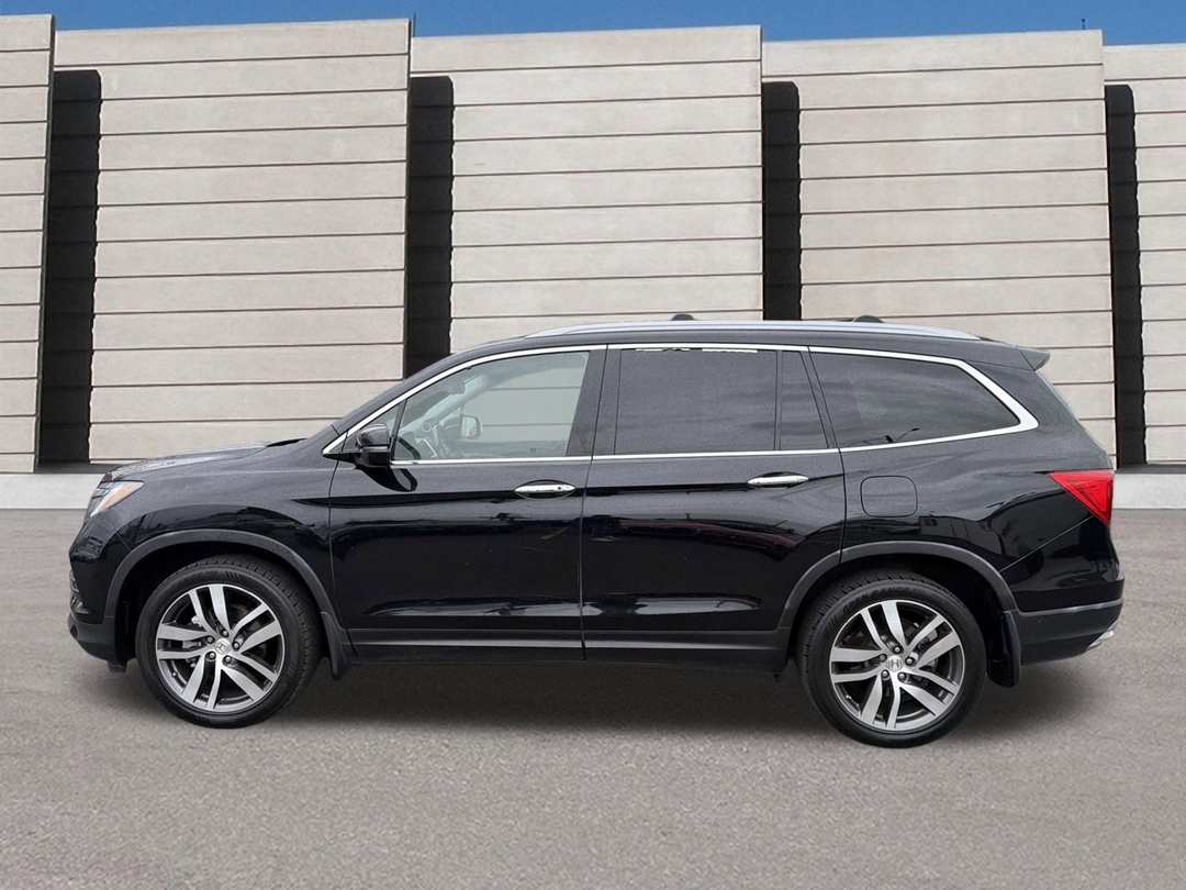 2016 Honda Pilot Elite - Image 2
