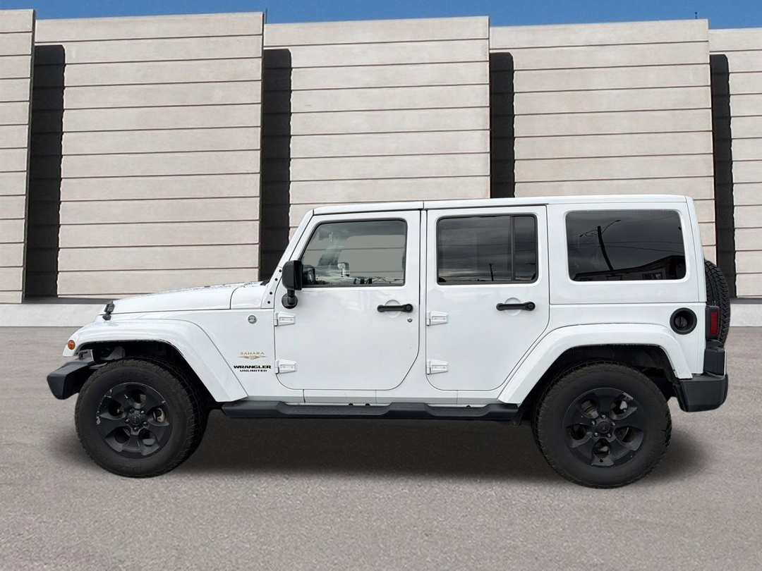 2014 Jeep Wrangler Unlimited Sahara - Image 2
