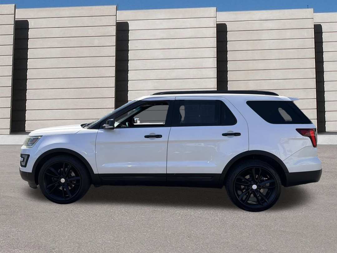 2017 Ford Explorer Sport - Image 2