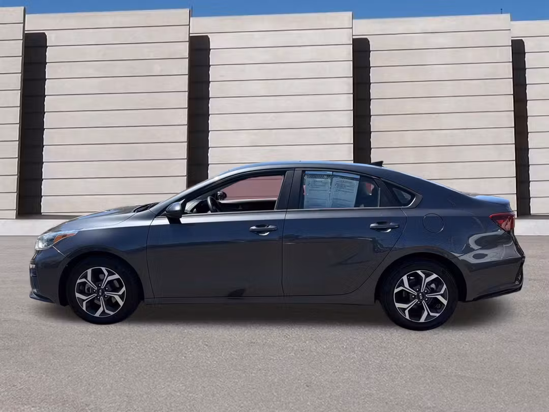 2021 Kia Forte LXS - Image 2