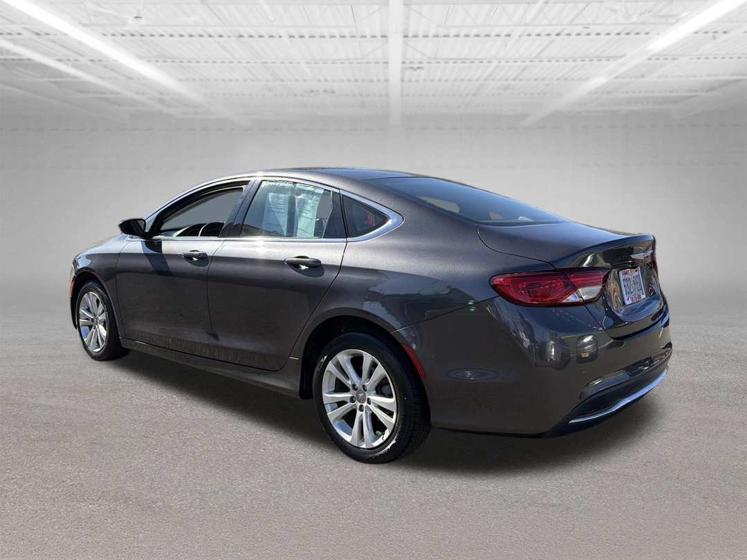 2016 Chrysler 200 Limited - Image 3