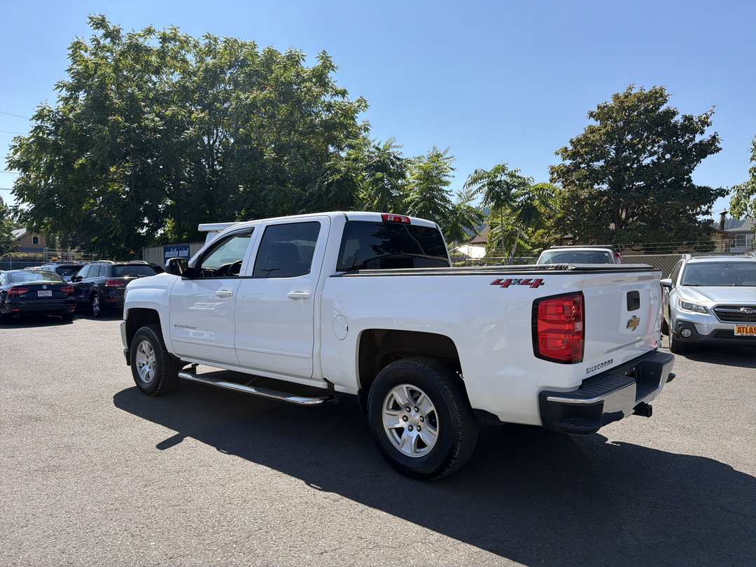 2018 Chevrolet Silverado 1500 LT - Image 3