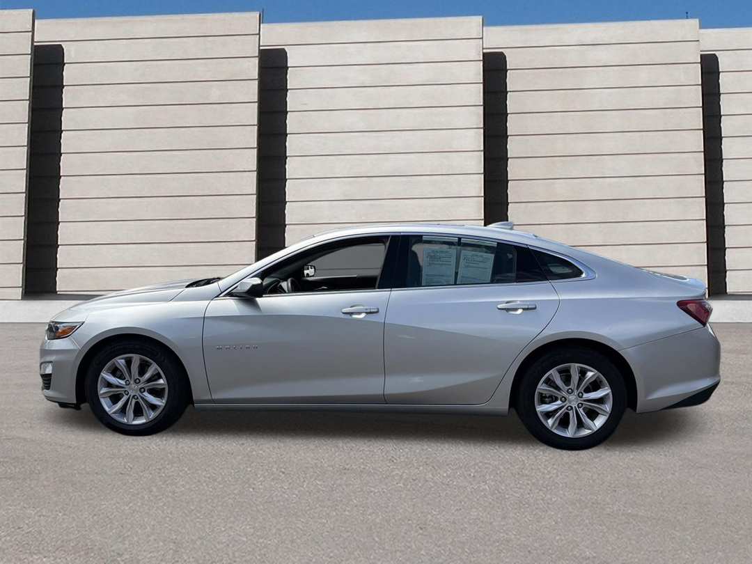 2022 Chevrolet Malibu LT - Image 2