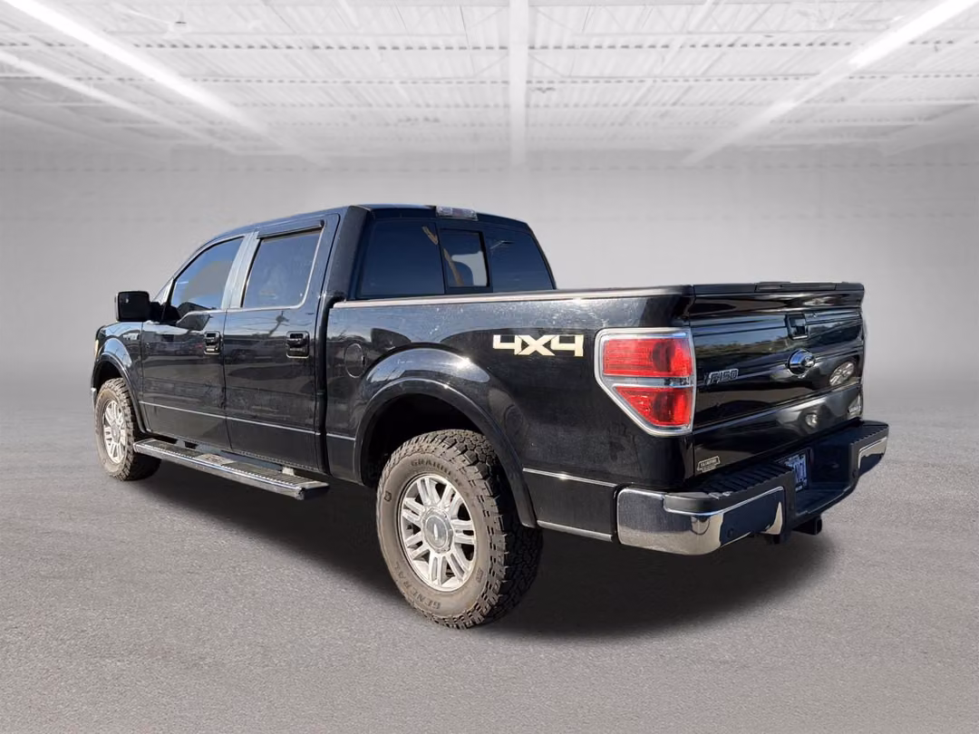 2011 Ford F-150 LARIAT 5 1/2 FT - Image 3