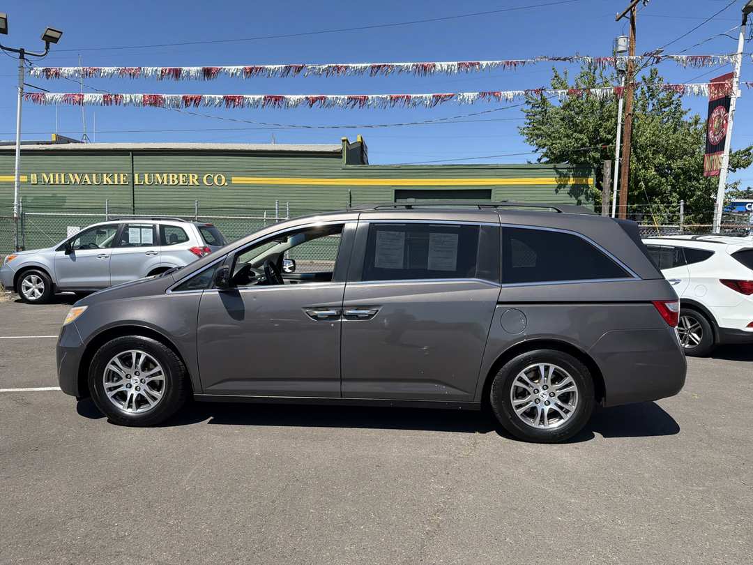 2012 Honda Odyssey - Image 2