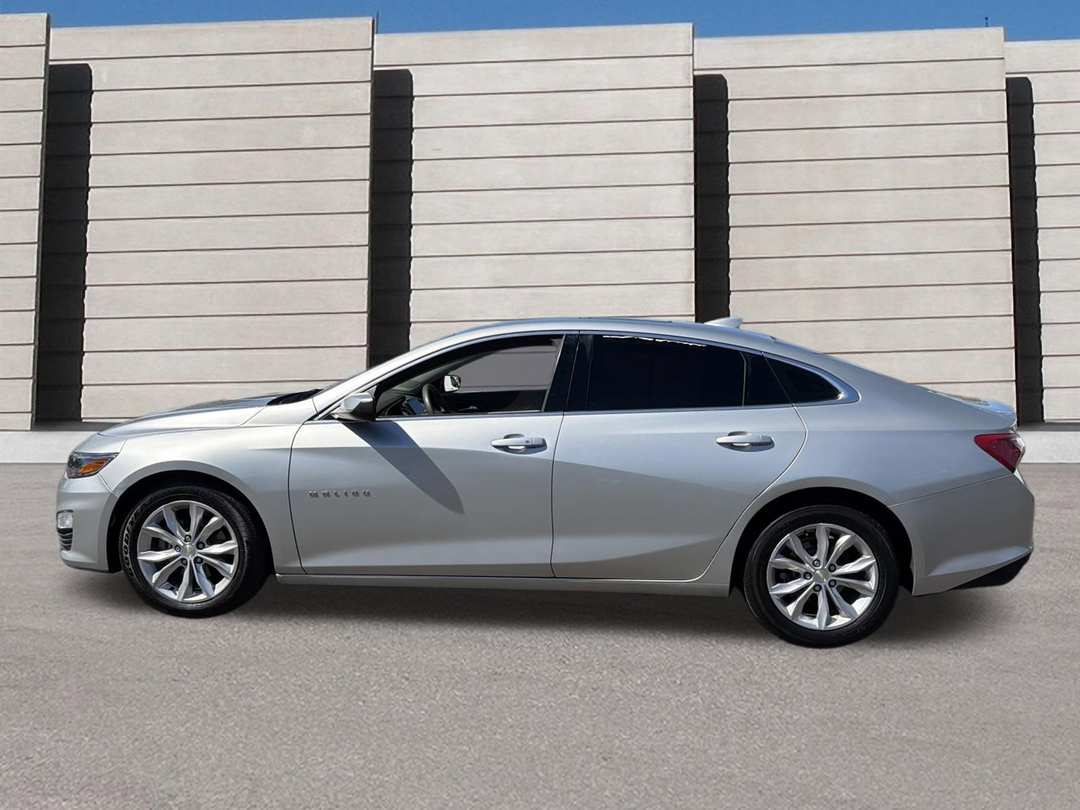 2019 Chevrolet Malibu LT - Image 2