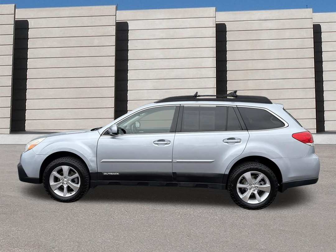 2013 Subaru Outback 2.5i Limited - Image 2