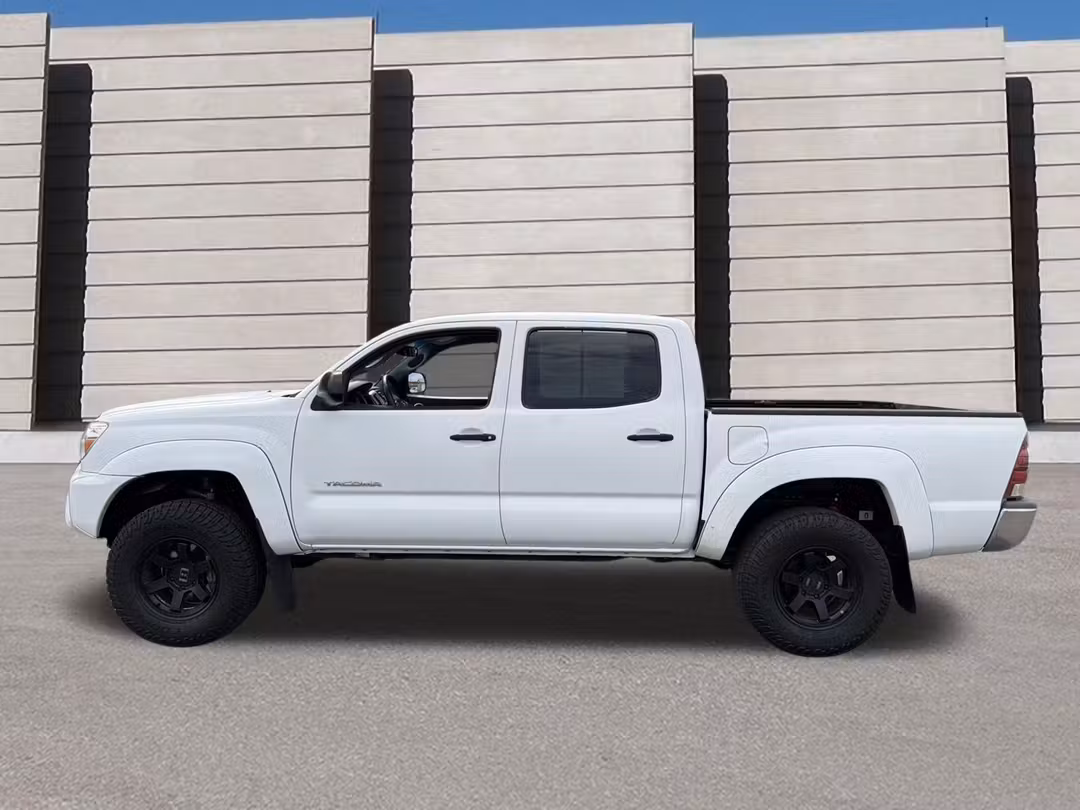 2014 Toyota Tacoma PreRunner - Image 2