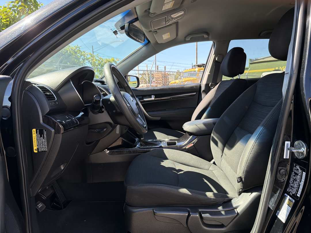 2014 Kia Sorento LX - Photo 8