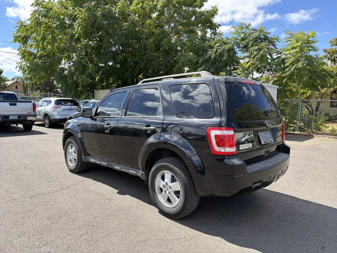 2010 Ford Escape XLT - Image 3