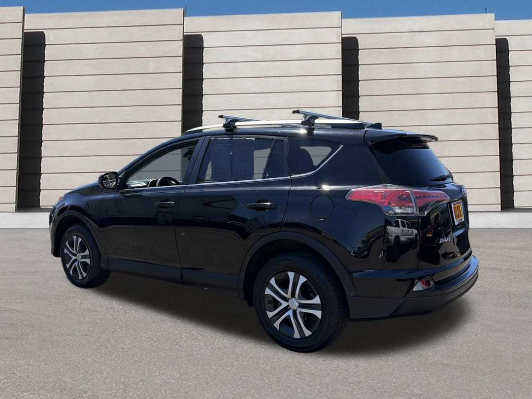 2018 Toyota Rav4 LE - Image 3