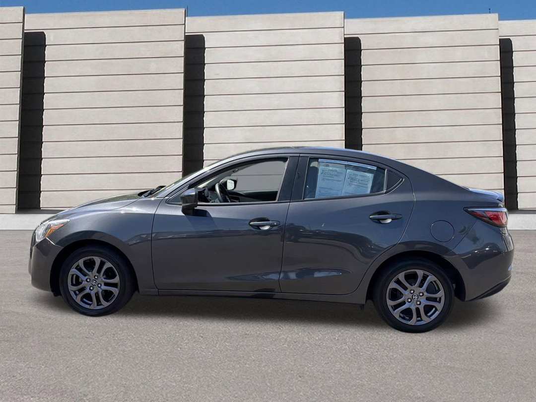 2019 Toyota Yaris - Image 2