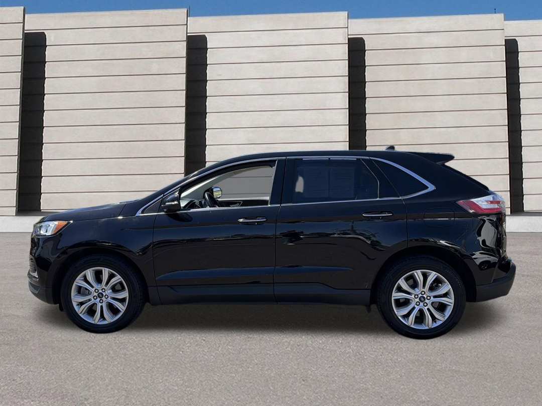 2021 Ford Edge Titanium - Image 2