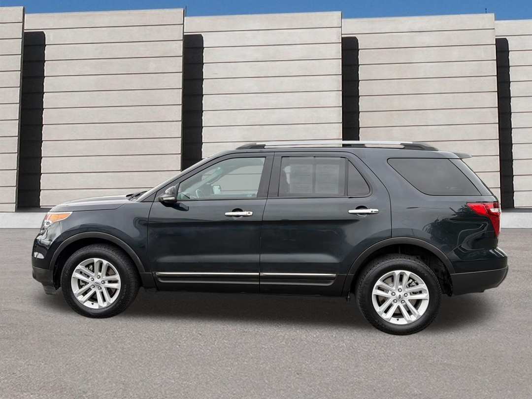 2014 Ford Explorer XLT - Image 2