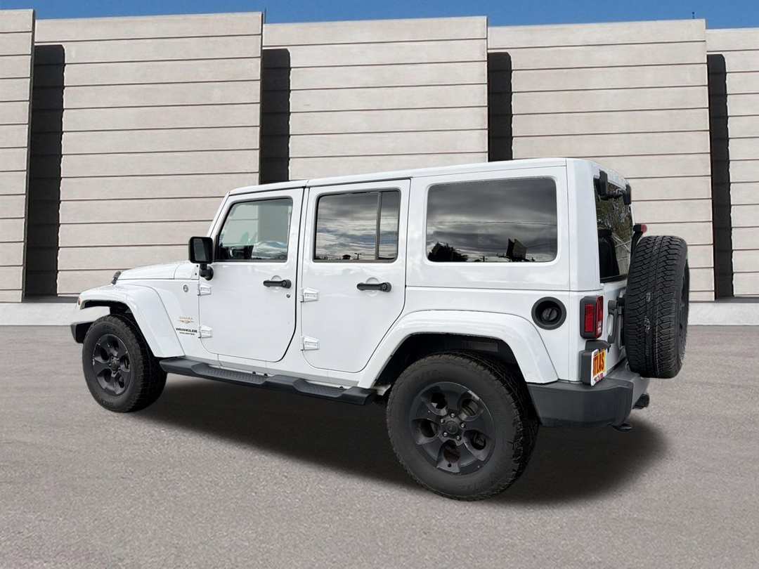 2014 Jeep Wrangler Unlimited Sahara - Image 3