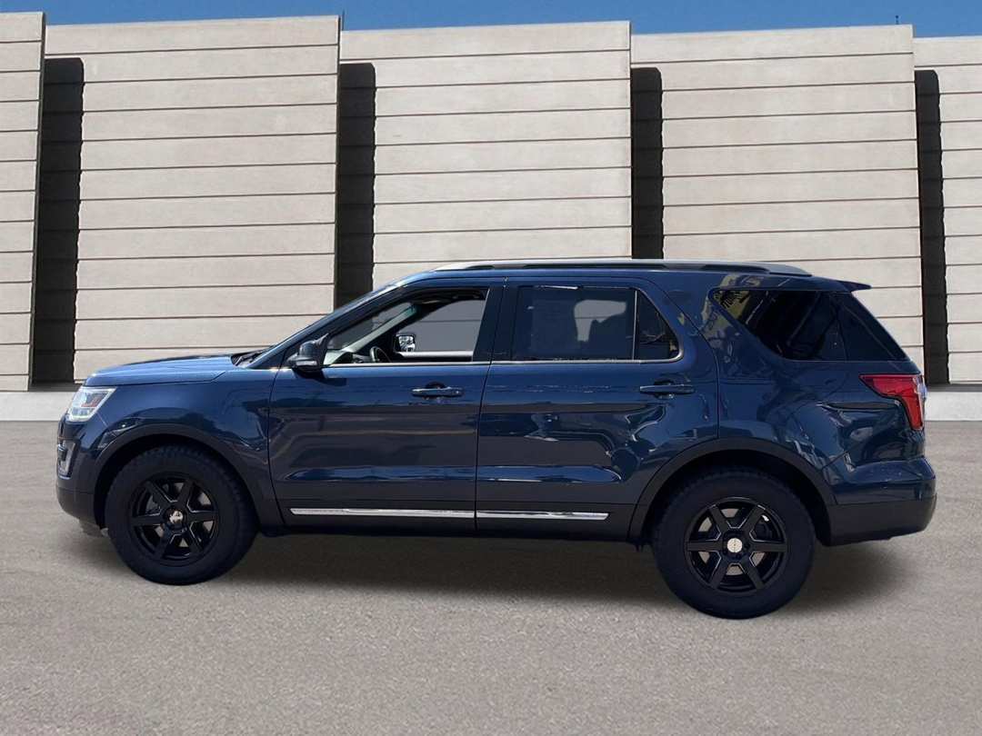 2016 Ford Explorer XLT - Image 2