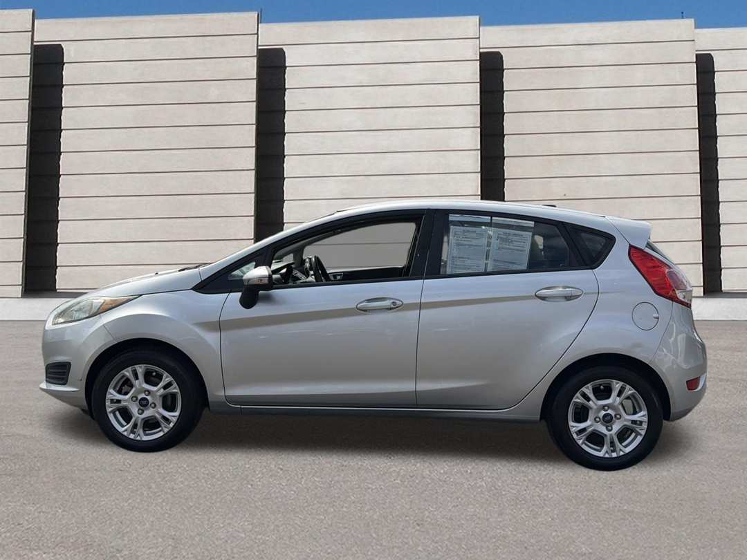 2016 Ford Fiesta SE - Image 2