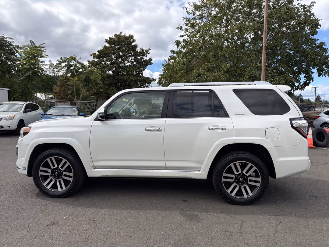 2018 Toyota 4Runner - Image 2