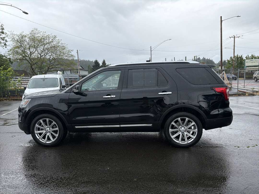 2016 Ford Explorer Limited - Image 2