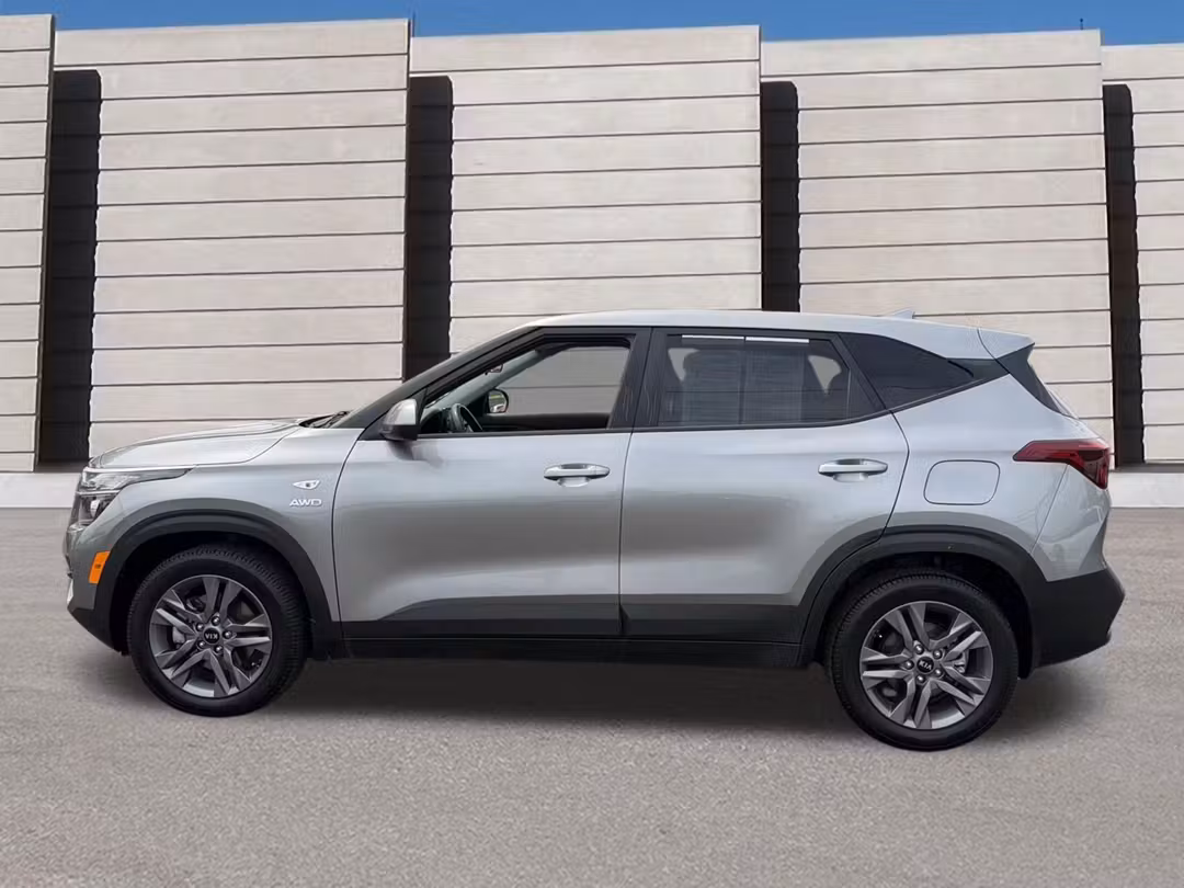 2021 Kia Seltos LX - Image 2